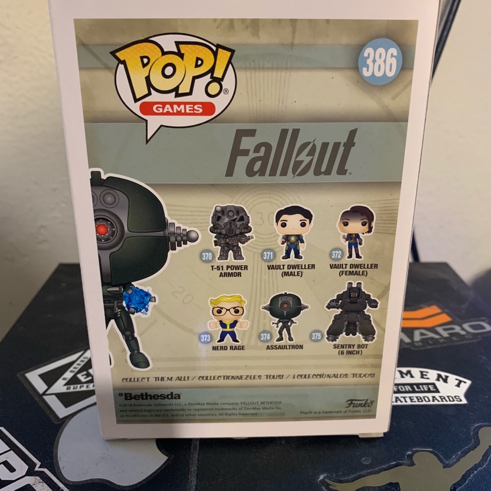 Assaultron Funko - Picture 3 of 4